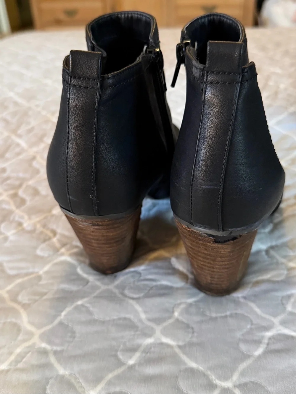 Women's Fergie Black Ankle Boots size 8.5 with Stacked Heel & zipper